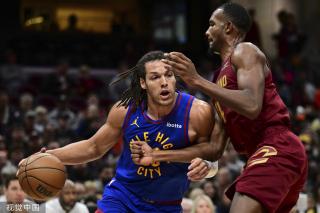 在进攻端 在进攻端