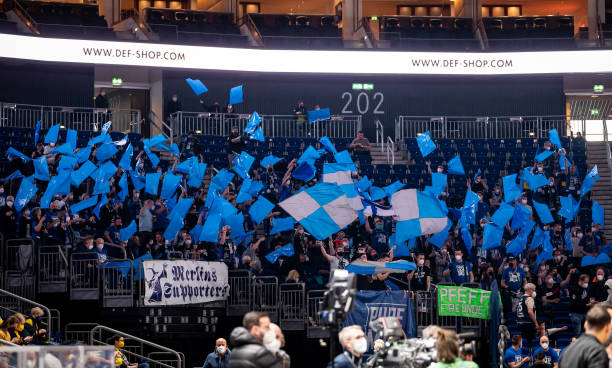 而他的执教 而他的执教